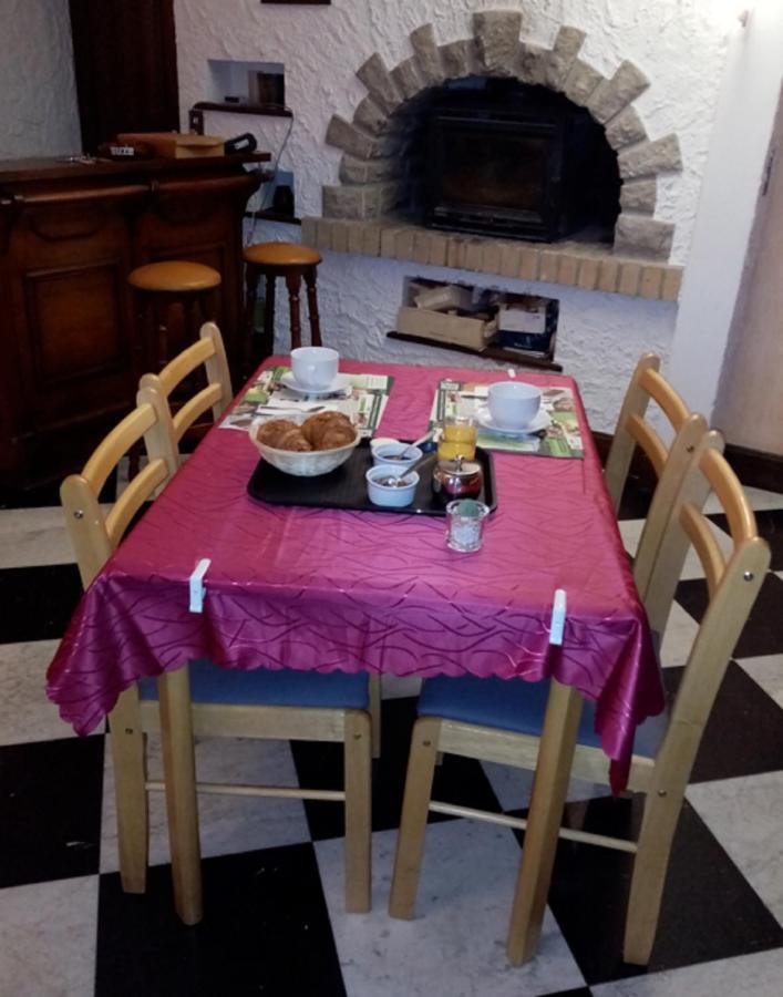 Hotel Les Remparts Nozeroy 외부 사진