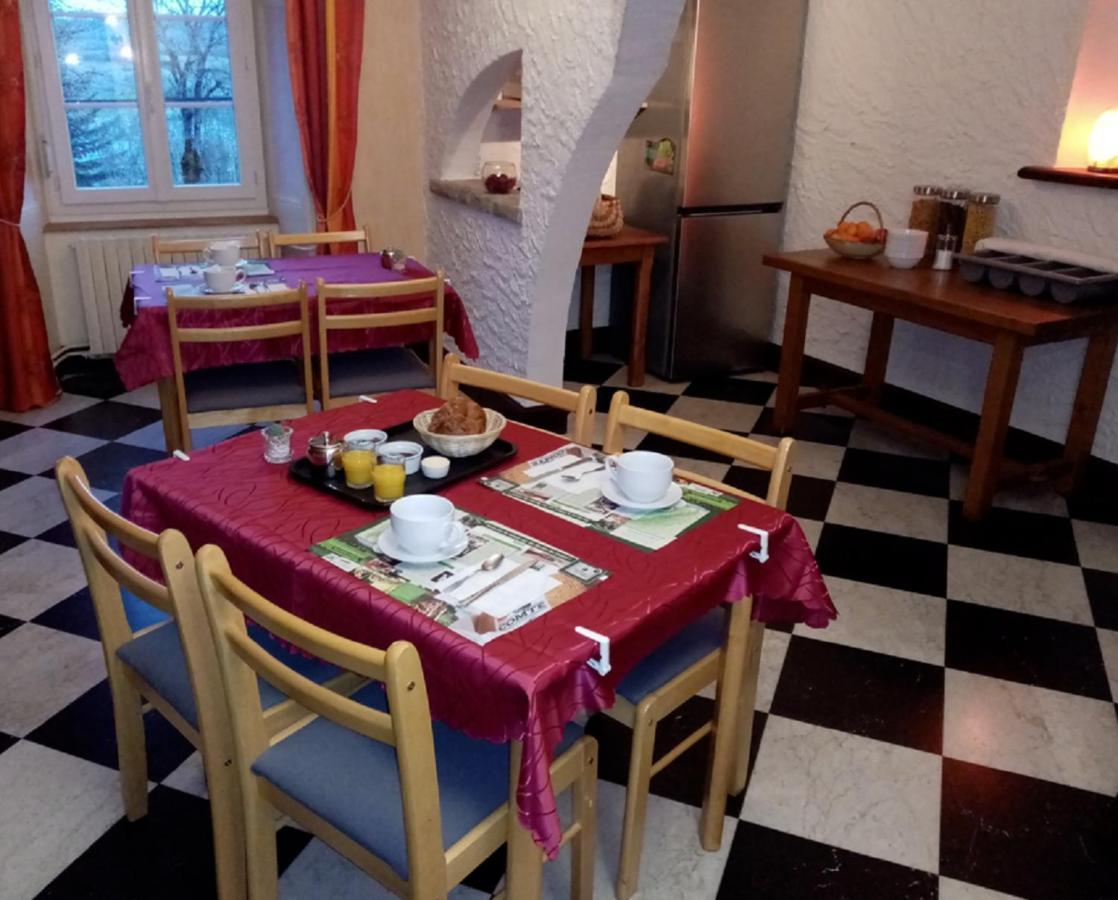 Hotel Les Remparts Nozeroy 외부 사진